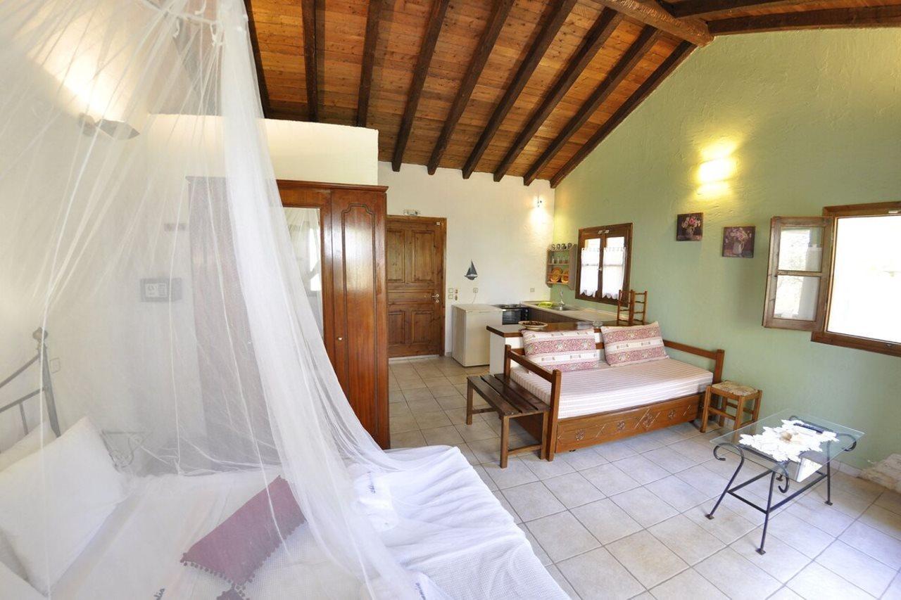 جايوس Adamantia Hotel المظهر الخارجي الصورة