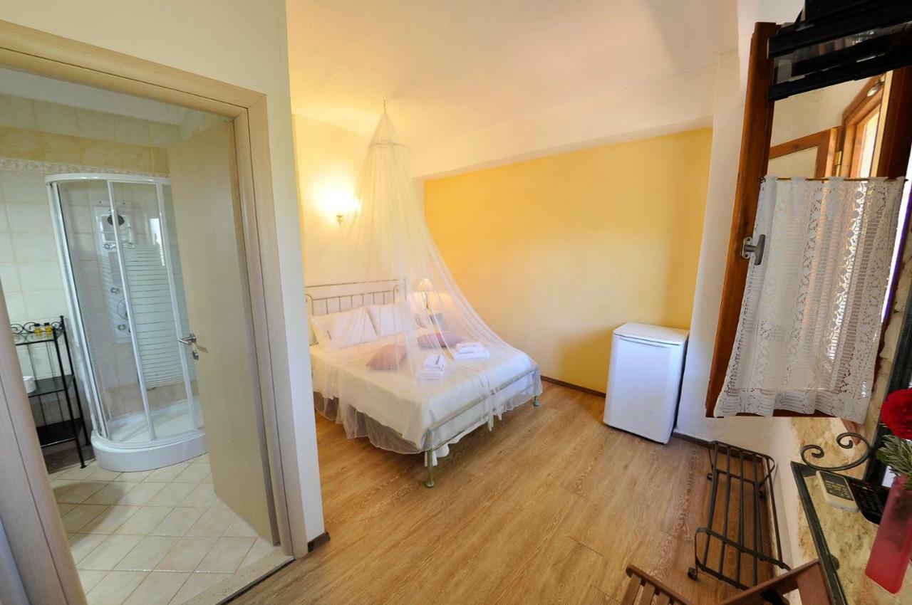 جايوس Adamantia Hotel المظهر الخارجي الصورة