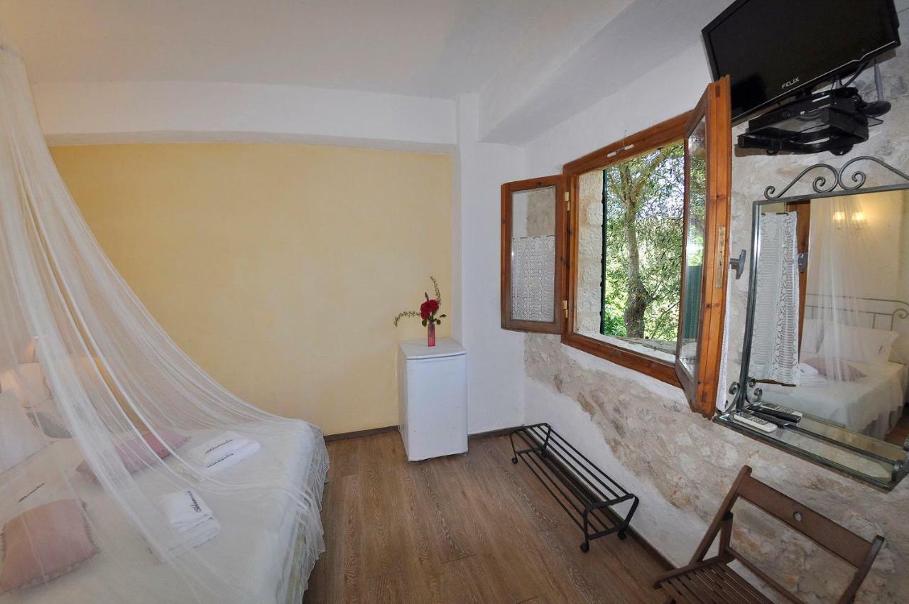 جايوس Adamantia Hotel المظهر الخارجي الصورة