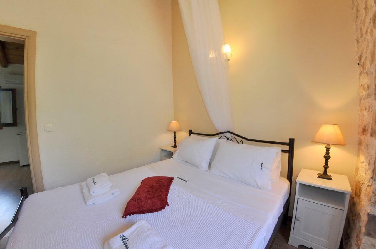 جايوس Adamantia Hotel المظهر الخارجي الصورة