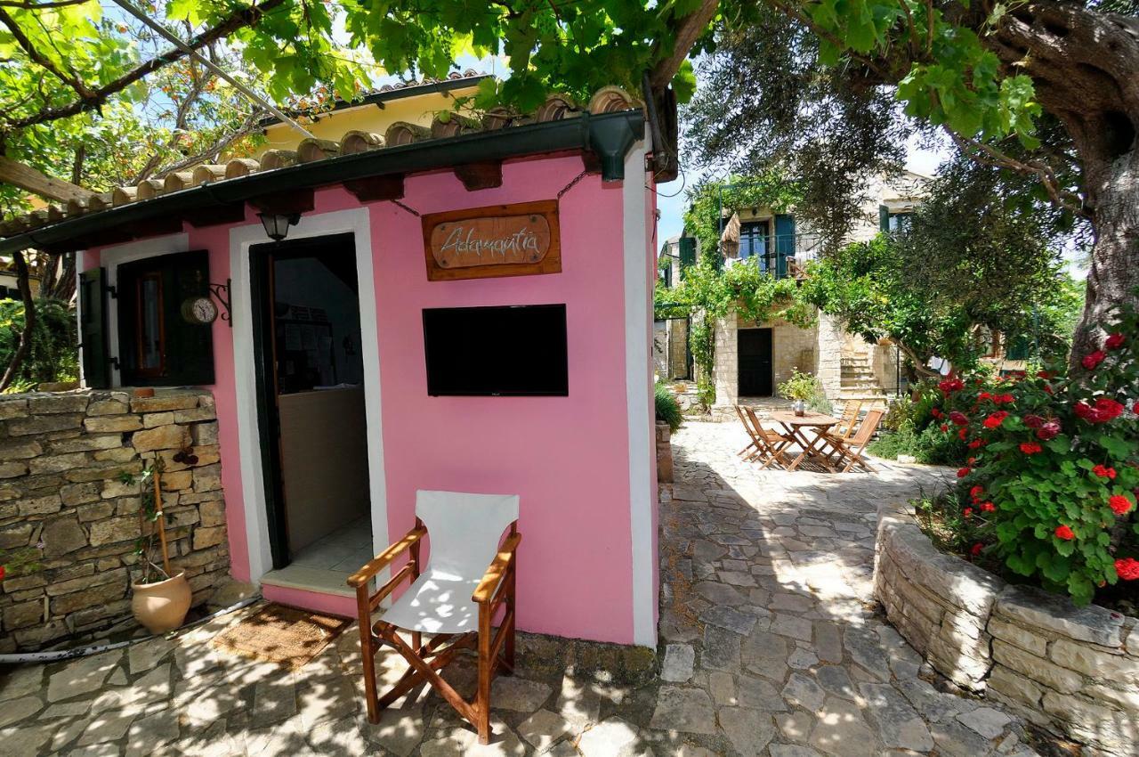 جايوس Adamantia Hotel المظهر الخارجي الصورة